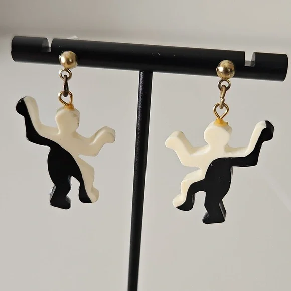 Black and White Dancing People - Picture 1 of 3